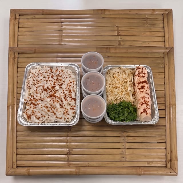 Steam Rice paper with pork Roll (Bánh Cuốn Thanh Trì Chả lụa).