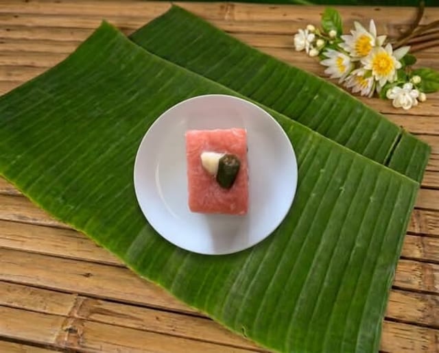 Nem Chua (Một Miếng) (Fermented Pork).