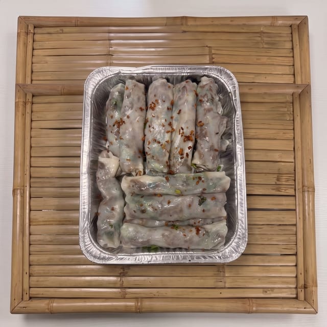 Steam rice paper with BBQ pork and Veggie (Bánh Cuốn Thịt Nướng).