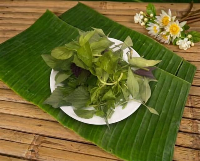 Thêm Đĩa Rau Sống (Extra Herbs and Veggies).