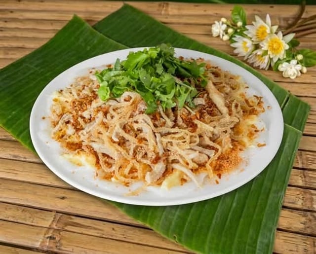 Steamed Rice Cake with Dried Minced Shrimp & Shredded Pork (Bánh Bèo Tôm Cháy Bì).